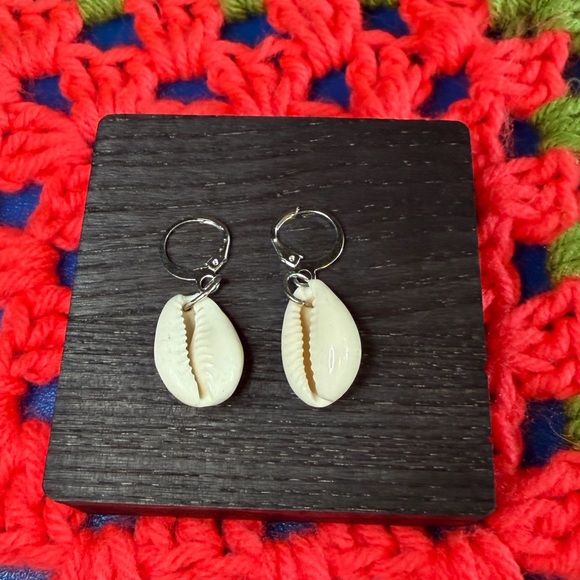 Jewelry - Sea Shell Dangle Earrings